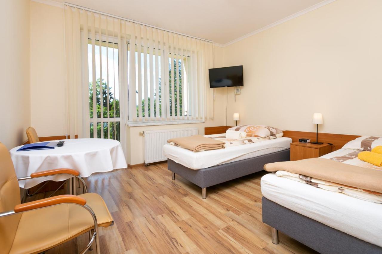 Hotel Madohora Slemien à Kocon Extérieur photo